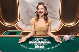 Tampilan kasino langsung diva4d pada perangkat mobile menampilkan tabel blackjack, roulette, dan Dragon Tiger